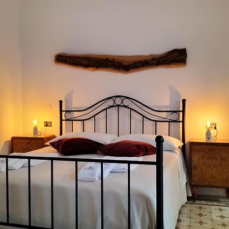 Le Scale Di Pietra Bed & Breakfast Конверсано Екстериор снимка