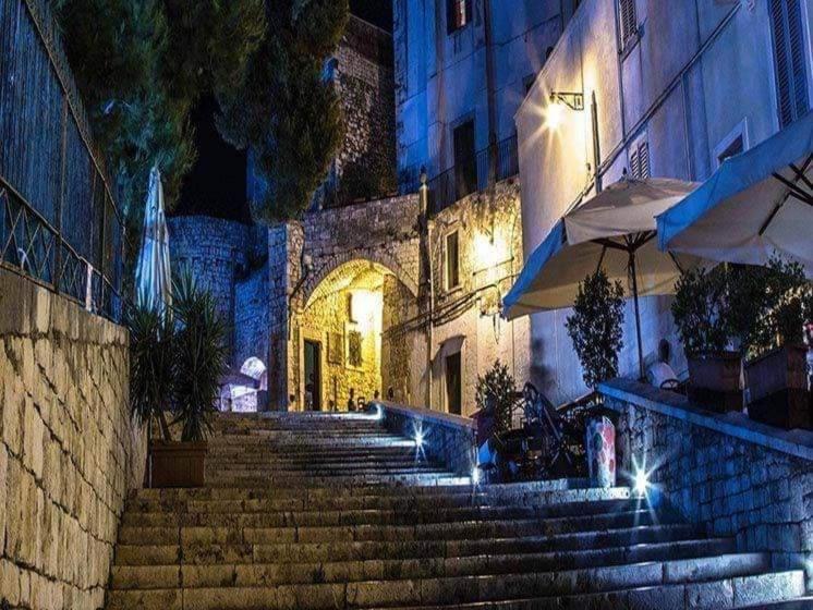 Le Scale Di Pietra Bed & Breakfast Конверсано Екстериор снимка